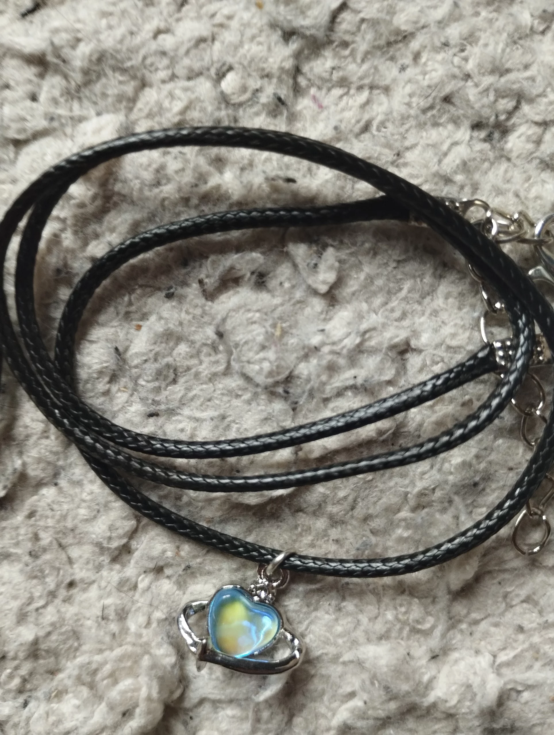 collier coeur planète bleu